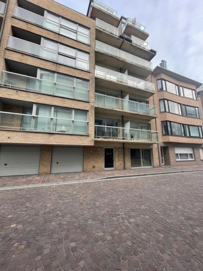 Penthousestudio Gaudi Met Zonneterras En Zicht Op Zee Apartman Nieuwpoort Kültér fotó
