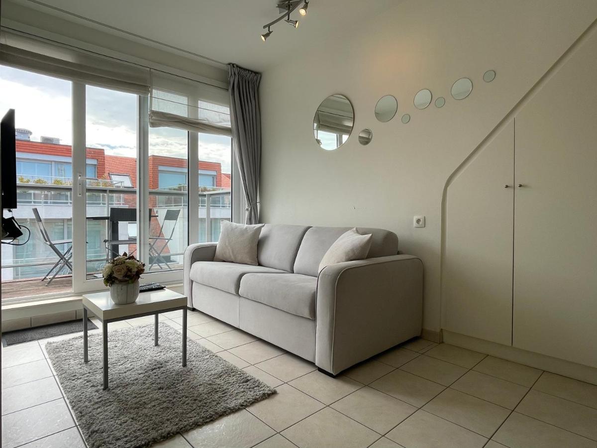 Penthousestudio Gaudi Met Zonneterras En Zicht Op Zee Apartman Nieuwpoort Kültér fotó